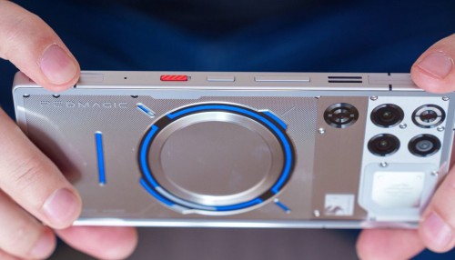 iQOO 15 Ultra vs Red Magic 11 Pro: Nên chọn điện thoại gaming nào?