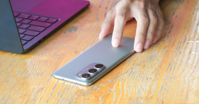 Tecno Spark 40 Pro+ thuộc top Smartphone cho người lớn tuổi: Dễ dùng, pin trâu, giá rẻ (2026)