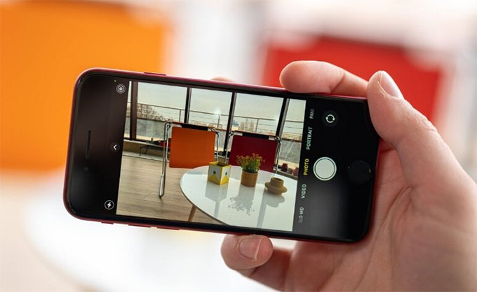 Camera đơn trên iPhone SE 2022 5G 64GB cũ vẫn mang đến khả năng chụp ảnh tốt