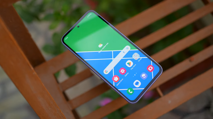 Galaxy A54 5G sang trọng, mới lạ