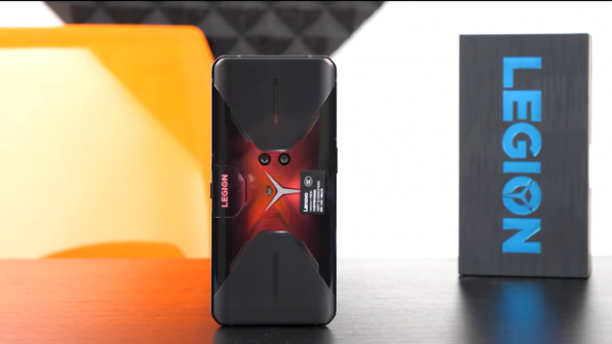 Lenovo Legion Phone Pro Duel rộng rãi, hiện đại