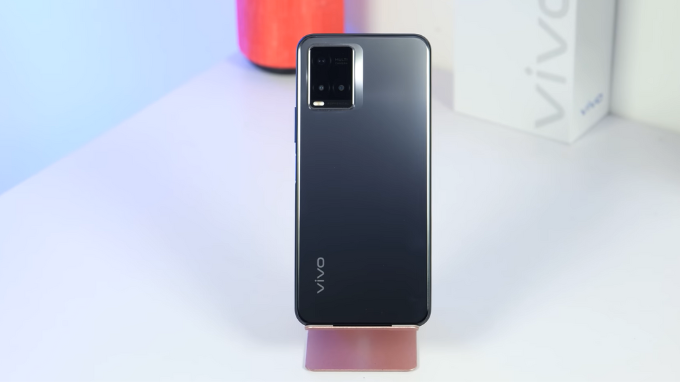 Vivo T1X thiết kế đơn giản, ấn tượng