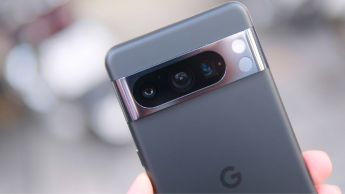 Chân dung Google Pixel 8 Pro cũ từ cụm camera