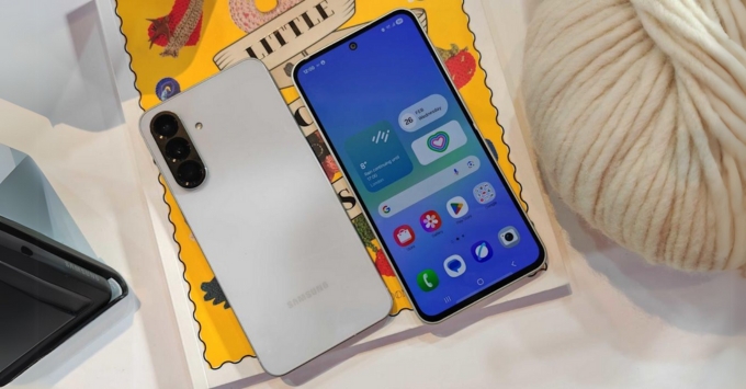 So sánh Galaxy A26 và A36 về thiết kế