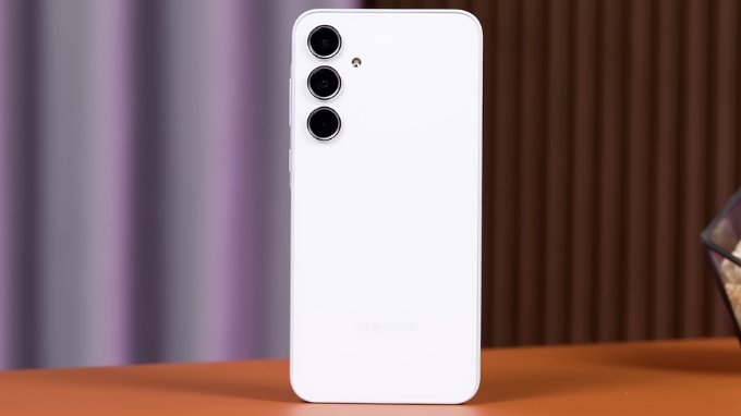 Diện mạo Galaxy A35 vẫn giữ nét sang trọng