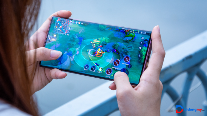 Điện thoại chơi game liên tục