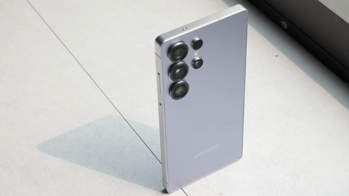 Galaxy S25 Ultra mang đến một thiết kế cứng cáp