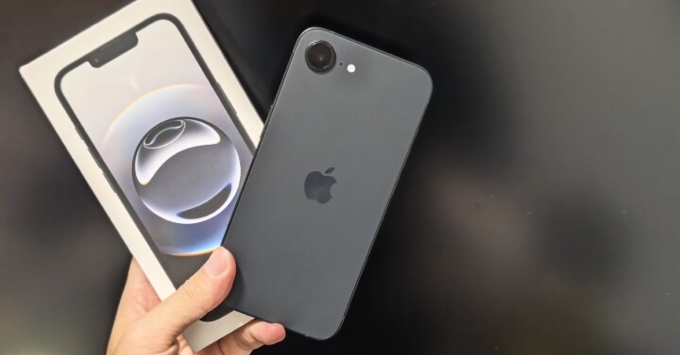 Đập hộp iPhone 16e 256GB VN/A