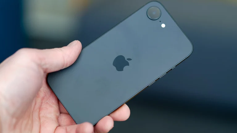  iPhone 16e sở hữu thiết kế cao cấp