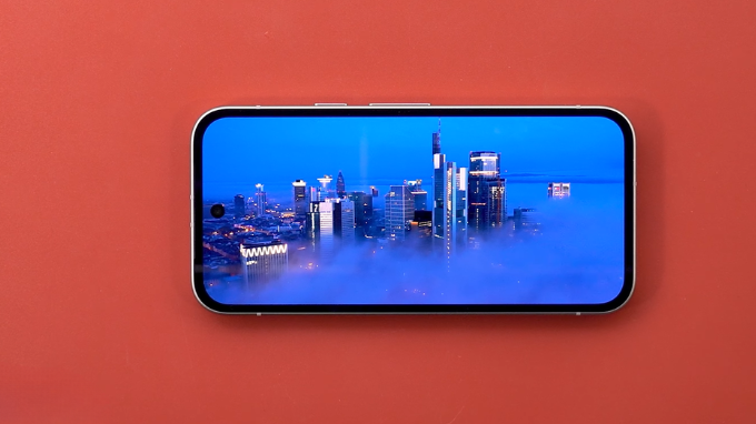 Màn hình Pixel 9a với độ sáng khủng