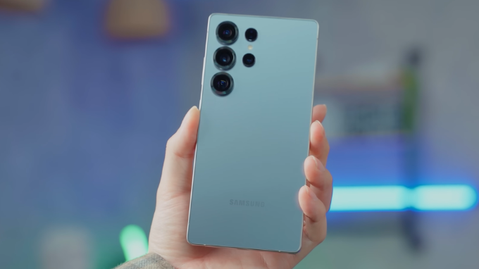 Mặt sau Galaxy S25 Ultra bản Mỹ