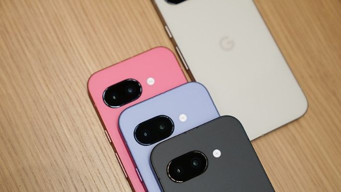 Pixel 9a và Pixel 7a camera