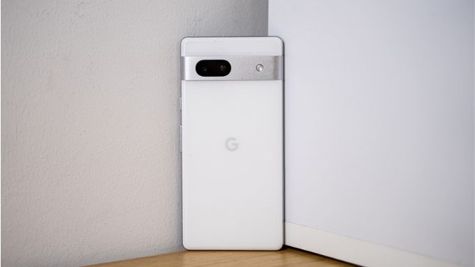 Pixel 9a và Pixel 7a pin