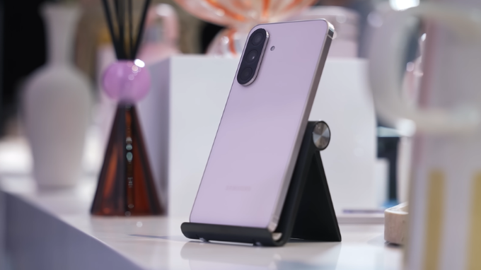 Thiết kế Galaxy A36 tinh gọn, thanh thoát