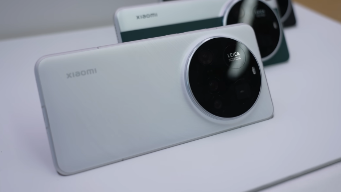 Thiết kế Xiaomi 15 Ultra tinh giản nhưng khung camera ấn tượng