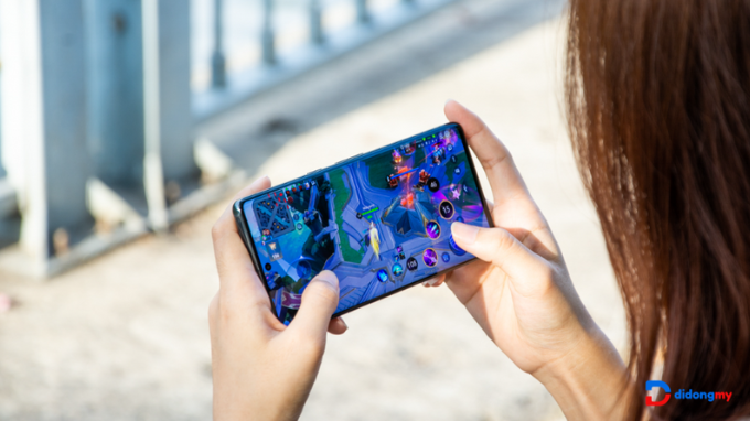 Tự làm mát điện thoại nóng khi chơi game nặng
