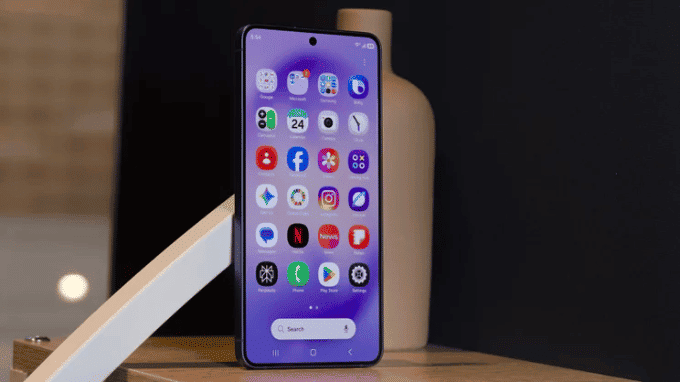 12GB RAM và 512GB bộ nhớ không lo hết dung lượng