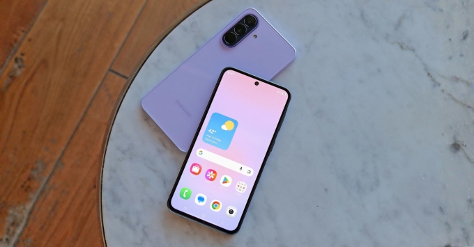 Galaxy A37 5G là một lựa chọn hợp lý cho những người dùng cơ bản, những ai cần một chiếc điện thoại Samsung với thiết kế hiện đại, màn hình lớn