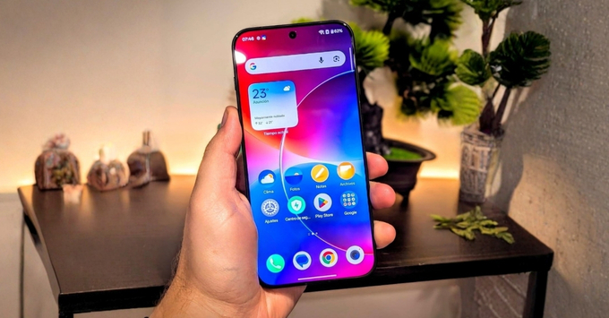 Màn hình OnePlus 15 LTPO OLED 6.78 inch 1.5K, tần số quét 165Hz, độ sáng 1800 nits