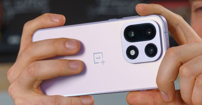 OnePlus 15 là lựa chọn nếu bạn là game thủ, người đam mê khám phá sức mạnh phần cứng