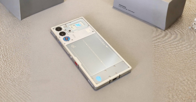 Chọn Redmagic 10 Pro nếu bạn là game thủ chuyên nghiệp, cần thiết lập đồ hoạ cao nhất