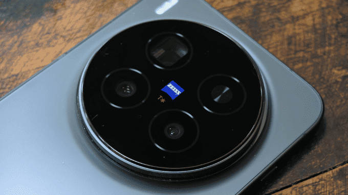 Camera 200MP với lớp phủ Zeiss T của X300s