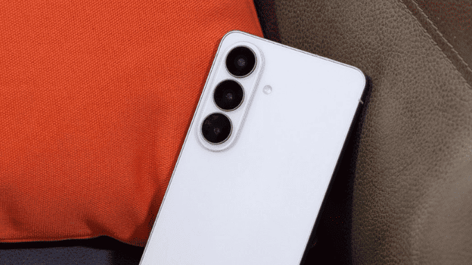 Camera 50MP cảm biến lớn của Galaxy S26 Plus cho ảnh đêm sắc nét