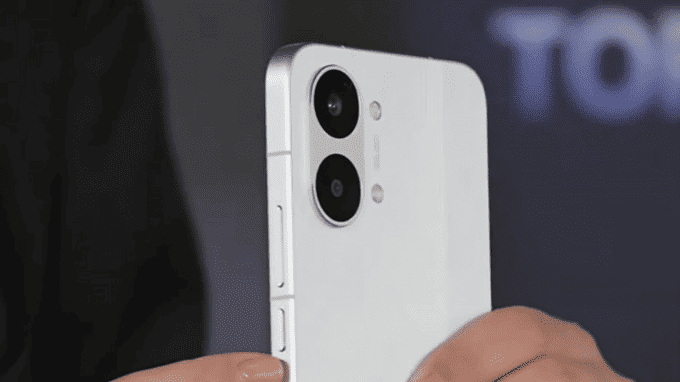 Camera chính 50MP f/1.5 OIS  thu sáng tốt, chống rung hiệu quả