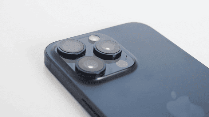 Camera iPhone 15 Pro Max với khả năng zoom quang học cực kỳ chuyên nghiệp