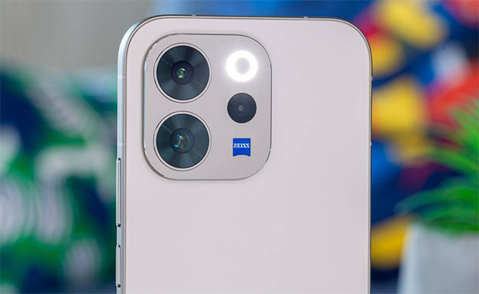 Vivo V70 tiếp tục hợp tác với ZEISS và trang bị hệ thống bốn camera