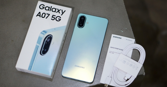 Samsung Galaxy A07 pin 5000mAh sử dụng cả ngày, hỗ trợ sạc nhanh 25W qua cổng USB-C tiết kiệm thời gian
