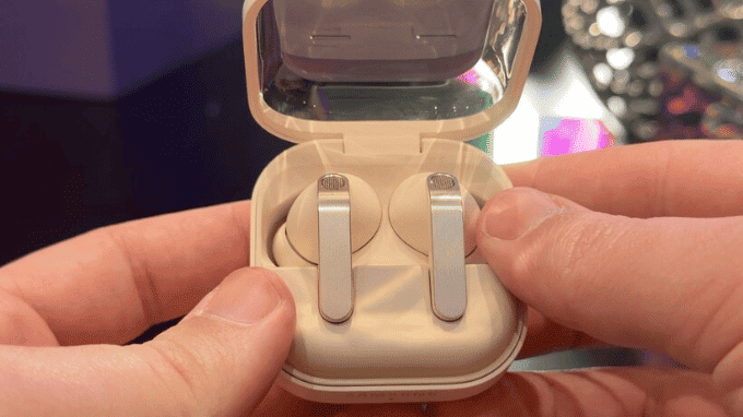 Galaxy Buds 4 Pro với Bluetooth 6.1 và hai băng tần