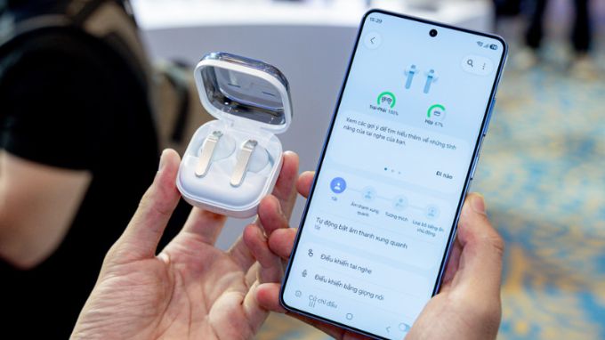 Samsung Galaxy Buds 4 Pro và Galaxy Buds 4