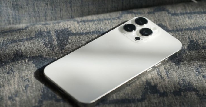 Tính năng AI trên iPhone 16 Pro Max hỗ trợ tìm kiếm và cá nhân hóa trải nghiệm