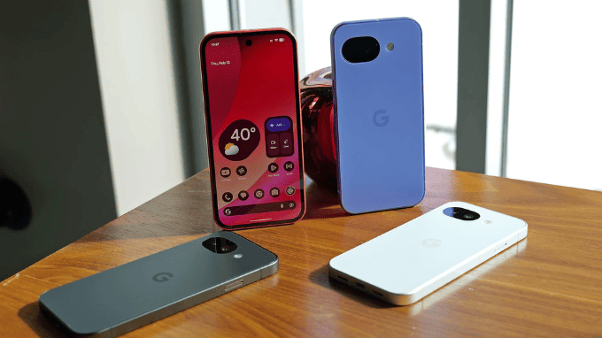 Google Pixel 10a - Nhỏ gọn tinh tế, cầm một tay dễ dàng