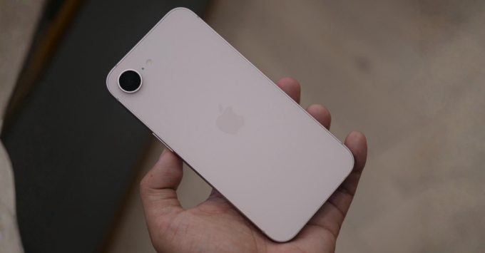 Nên mua iPhone 17e nếu bạn thích hệ sinh thái Apple và đáp ứng xuất sắc các tác vụ liên lạc, xử lý công việc và giải trí tiêu chuẩn