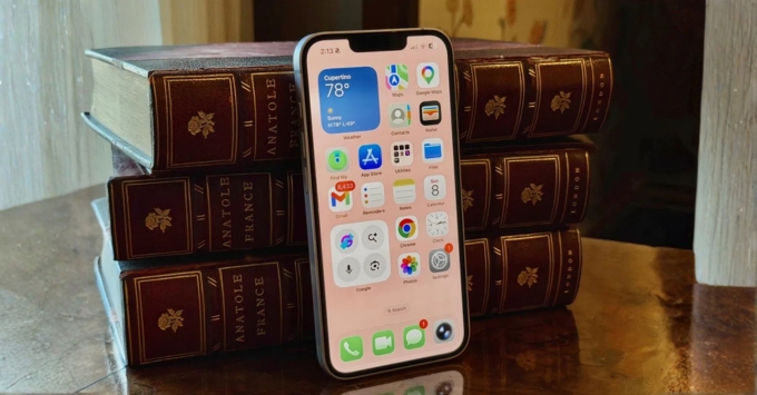 Màn hình iPhone 17e hiển thị sắc nét với công nghệ OLED cao cấp