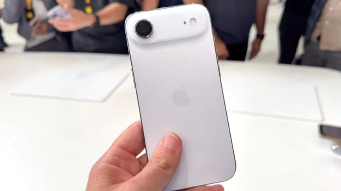 thiết kế của iPhone Air và Oppo Find X9