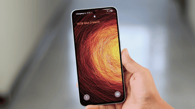 Màn hình Galaxy A56 sống động, mượt mà xuất sắc