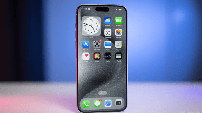 Màn hình iPhone 15 Pro Max rộng rãi, trải nghiệm giải trí khó có đối thủ