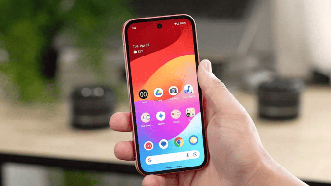 Màn hình P-OLED Pixel 10a - Sáng đỉnh cao, mượt mà tuyệt đối