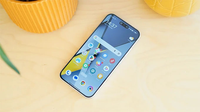 POCO F8 Pro nhỏ hơn với 6.59 inch và 1,156 × 2,510 pixel (~419 ppi)