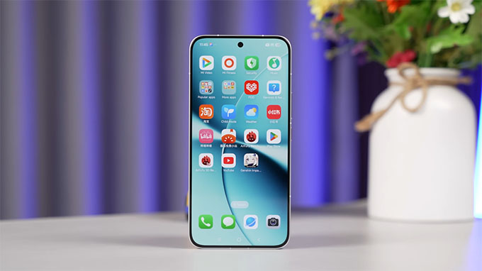 Màn hình AMOLED 6,83 inch - Trải nghiệm đắm chìm