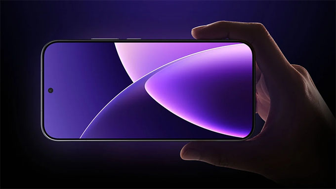 Màn hình lớn, pin khủng và màn hình phụ mặt sau