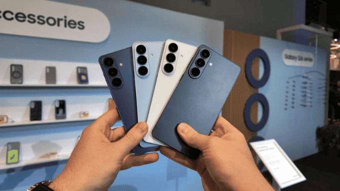 Mặt lưng kính Satin nhám sang trọng, hạn chế bám vân tay