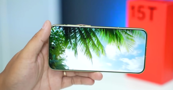 Màn hình OnePlus 15T 6.32 inch AMOLED 1.5K, tần số quét 165Hz hiển thị siêu mượt, độ sáng cao