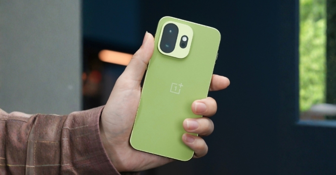 OnePlus 15T phù hợp với game thủ, người bận rộn cần pin bền cả ngày, hoặc những ai muốn sở hữu flagship cấu hình cao với mức giá dễ tiếp cận, dễ cầm nắm.