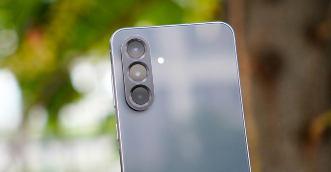 Hệ thống camera Galaxy A56 gồm 50MP chính, 12MP góc siêu rộng, 5MP macro và camera selfie 12MP