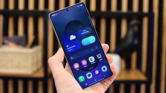 chất lượng hiển thị của Samsung Galaxy S26 Ultra và OPPO Find X9 Pro