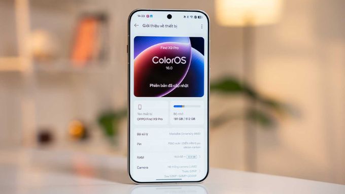 màn hình của Samsung Galaxy S26 Ultra và OPPO Find X9 Pro